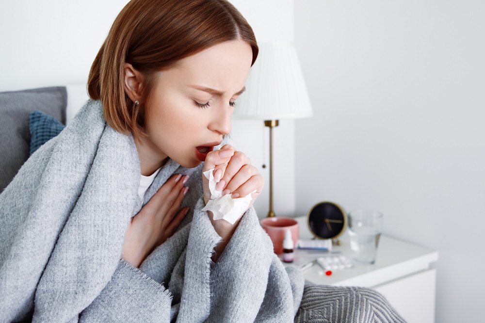 Ból gardła, suchość i chrypka spowodowane ogrzewaniem w okresie zimowym